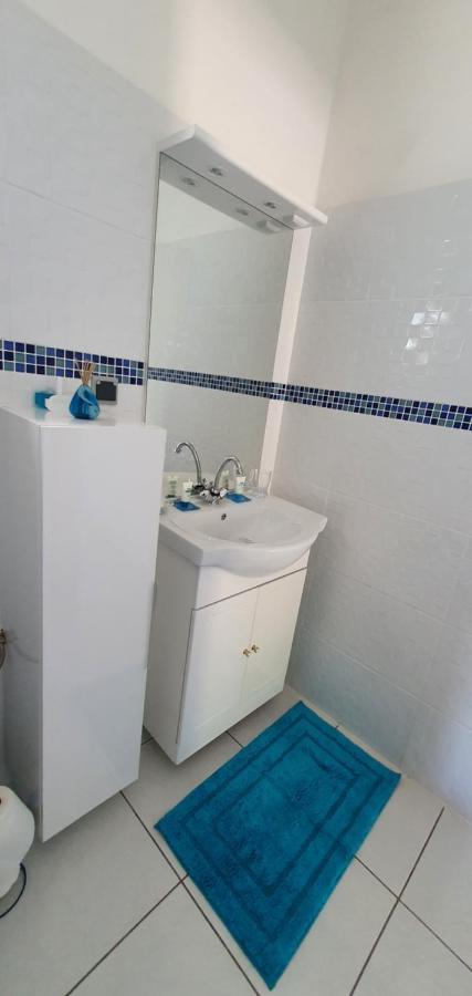 Les Cottages De Roseau كابستر-بيل-أو المظهر الخارجي الصورة