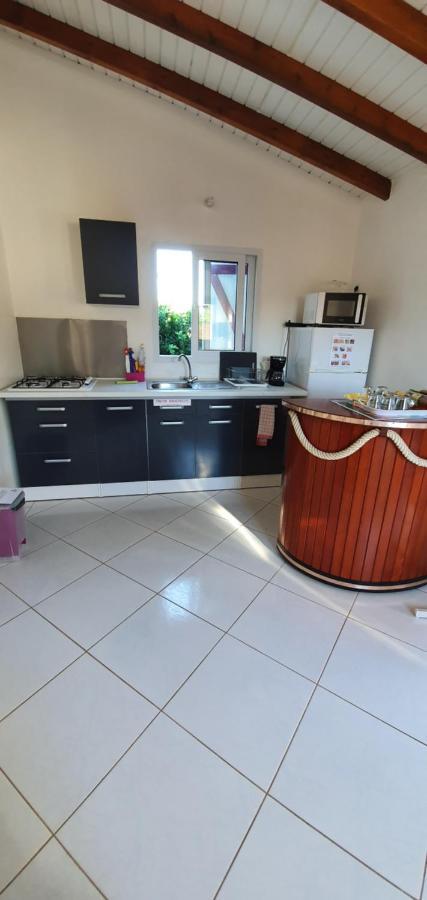 Les Cottages De Roseau كابستر-بيل-أو المظهر الخارجي الصورة