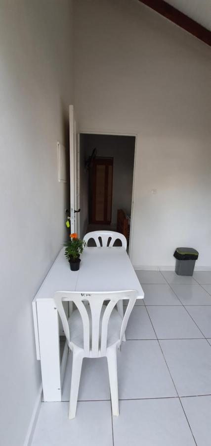 Les Cottages De Roseau كابستر-بيل-أو المظهر الخارجي الصورة